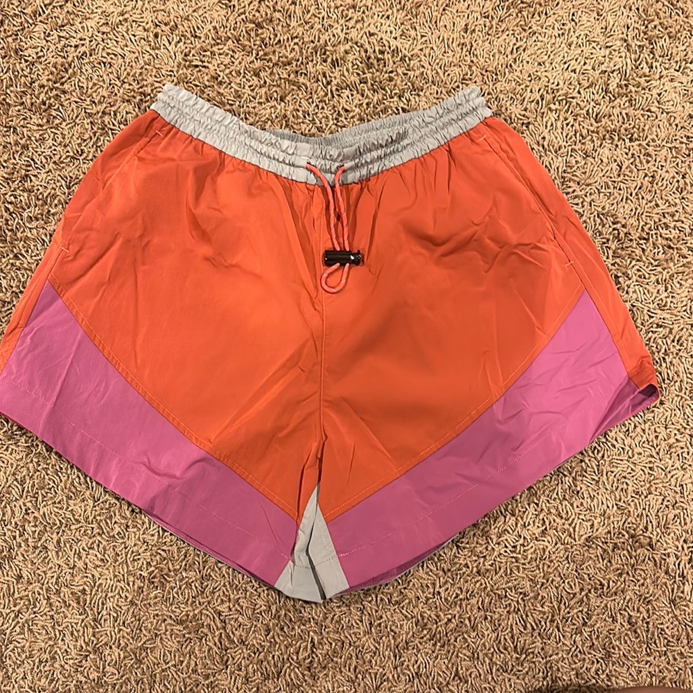 Lululemon evergreen HR short 4.5”